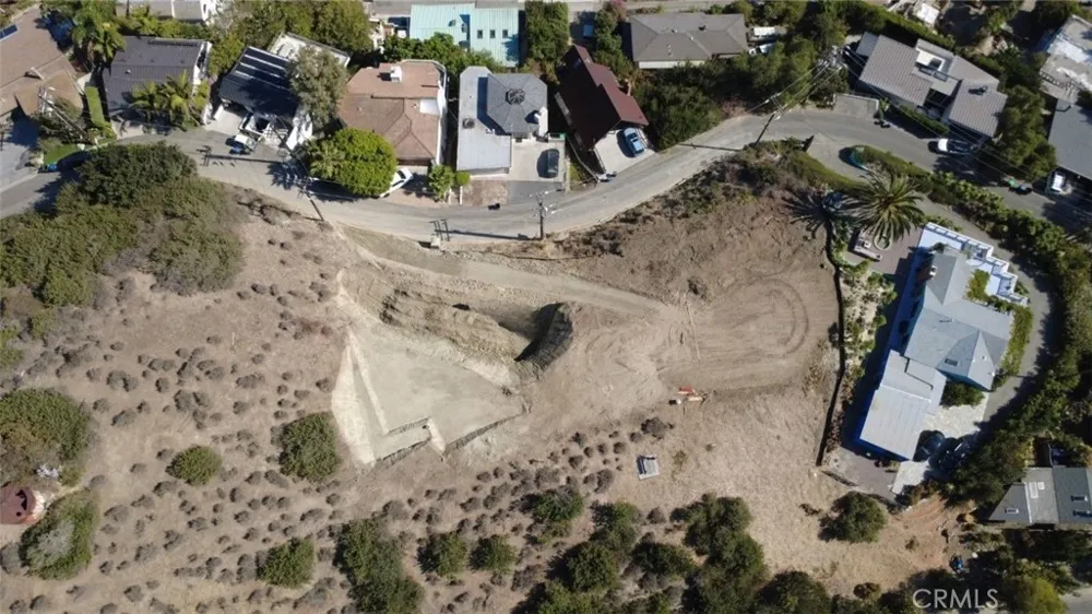 1560 Bluebird Canyon Drive Laguna Beach, CA 92651