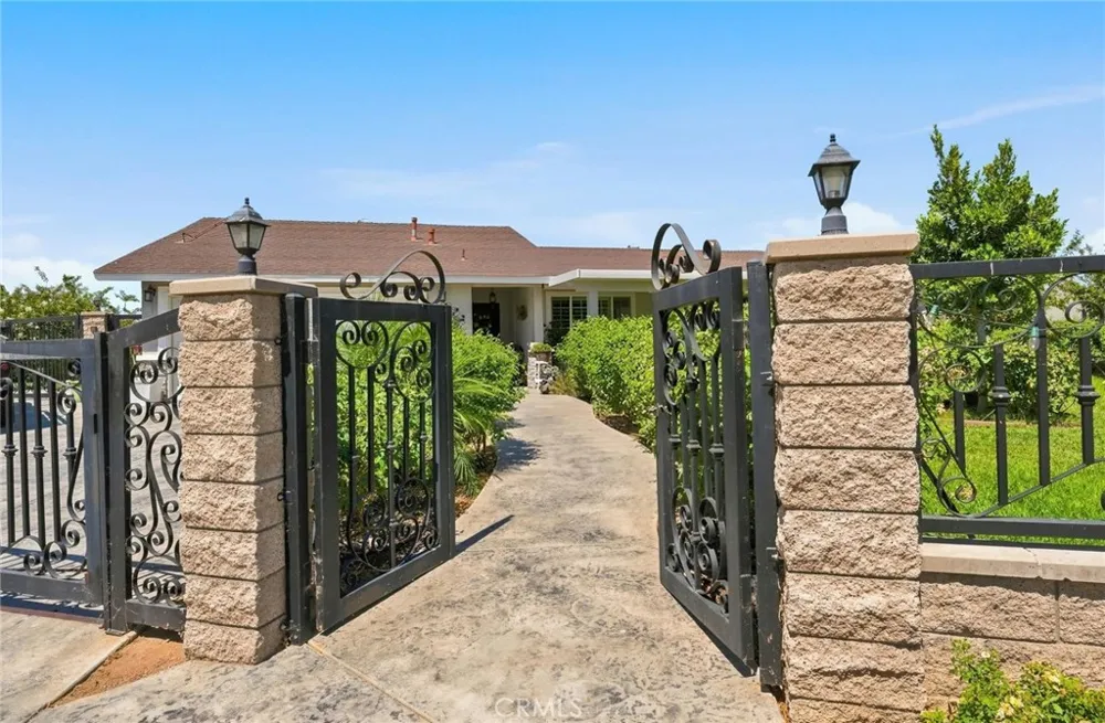 8326 Saddle Creek Drive Jurupa Valley, CA 92509