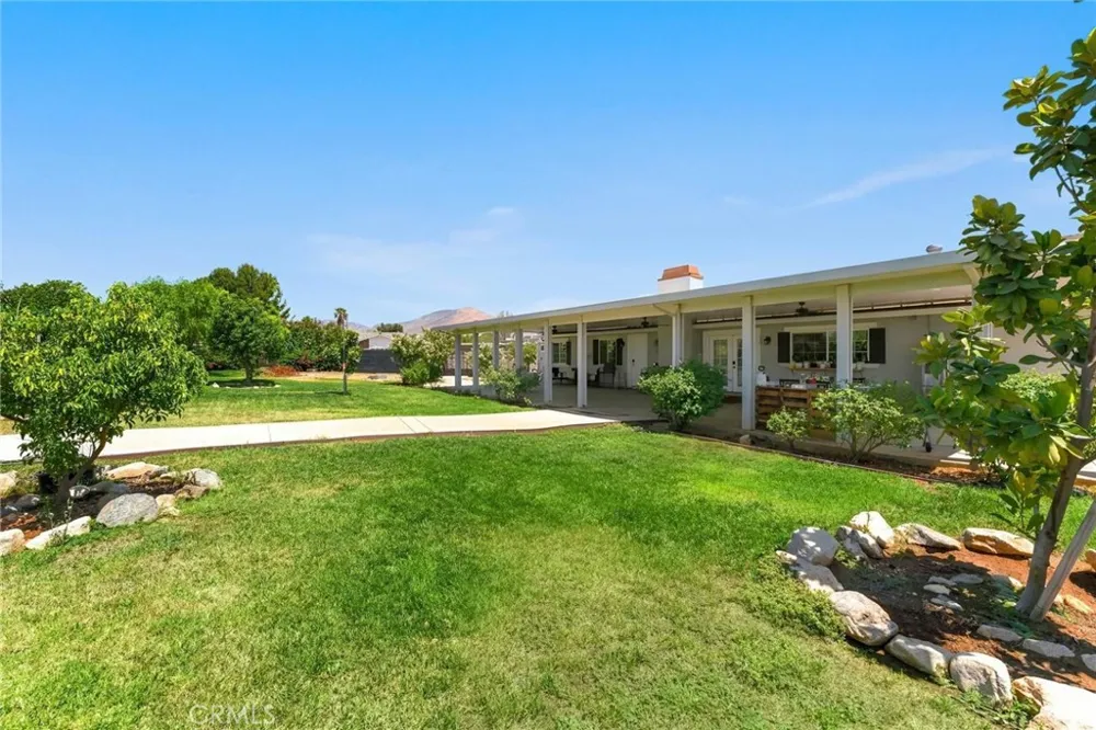 8326 Saddle Creek Drive Jurupa Valley, CA 92509