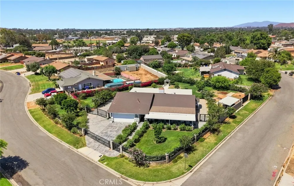 8326 Saddle Creek Drive Jurupa Valley, CA 92509