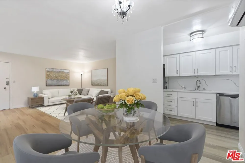 4255 W 5th Street #209 Los Angeles, CA 90020
