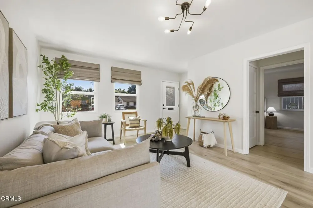 331 Eva Street Ventura, CA 93003