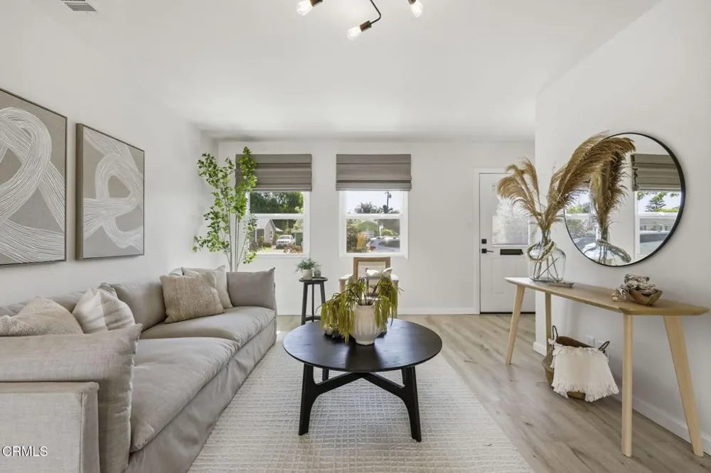 331 Eva Street Ventura, CA 93003