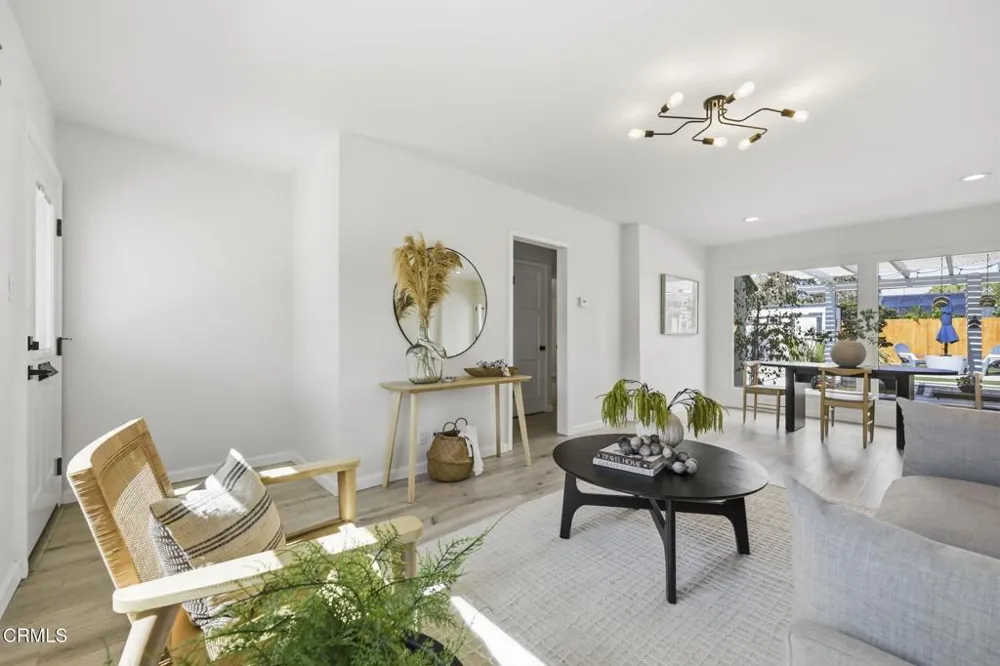 331 Eva Street Ventura, CA 93003