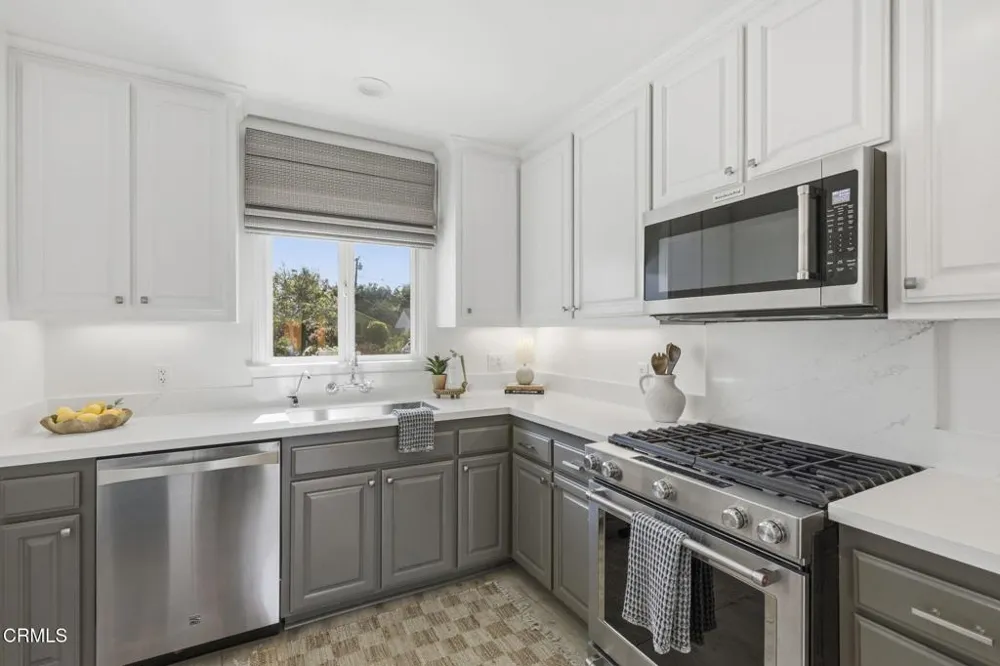 331 Eva Street Ventura, CA 93003