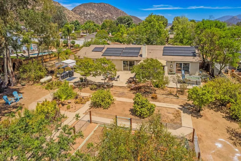 15850 Fecanin Way Ramona, CA 92065