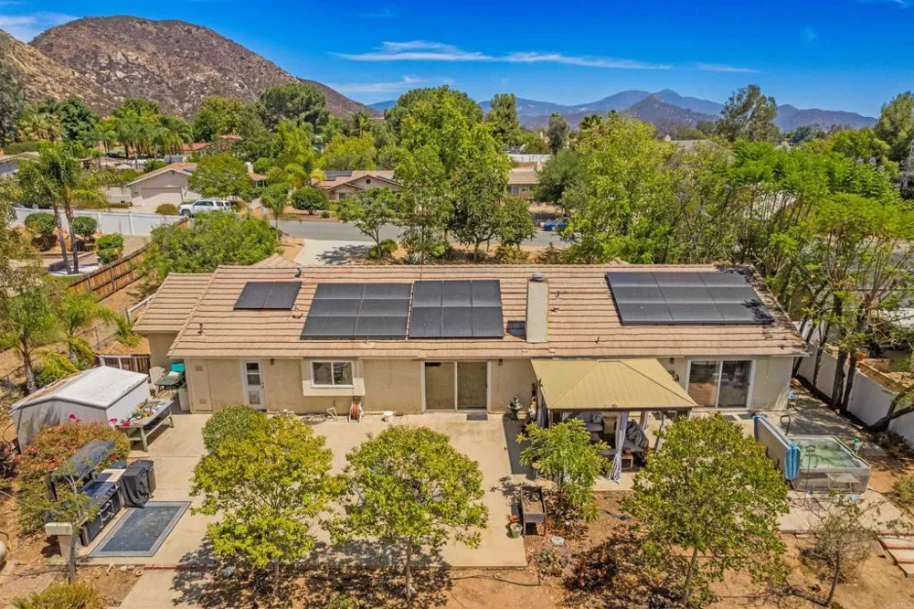 15850 Fecanin Way Ramona, CA 92065