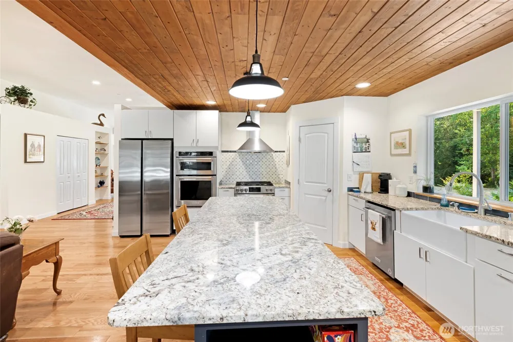 5728 NW Littlewood Lane Silverdale, WA 98383