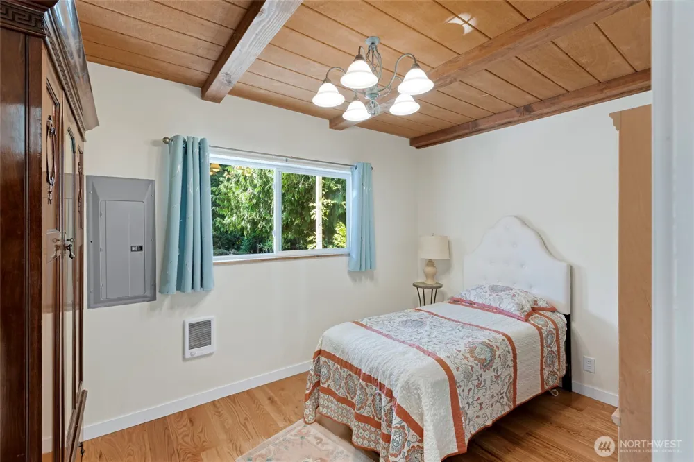 5728 NW Littlewood Lane Silverdale, WA 98383