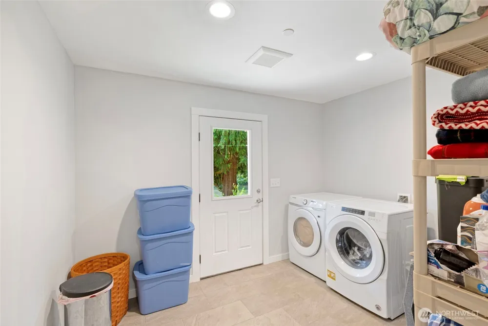 5728 NW Littlewood Lane Silverdale, WA 98383