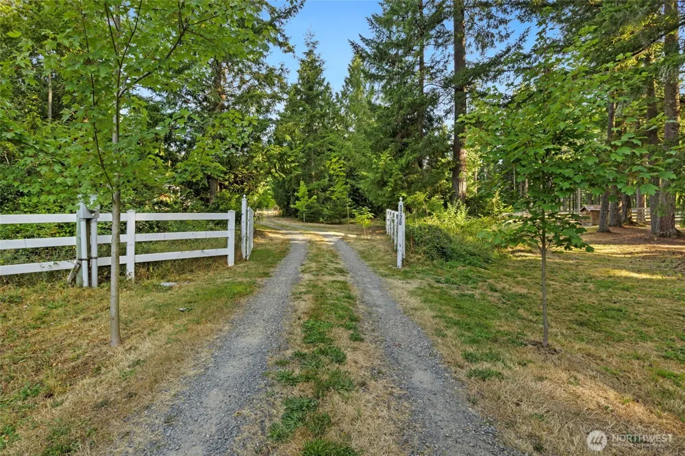 5728 NW Littlewood Lane Silverdale, WA 98383