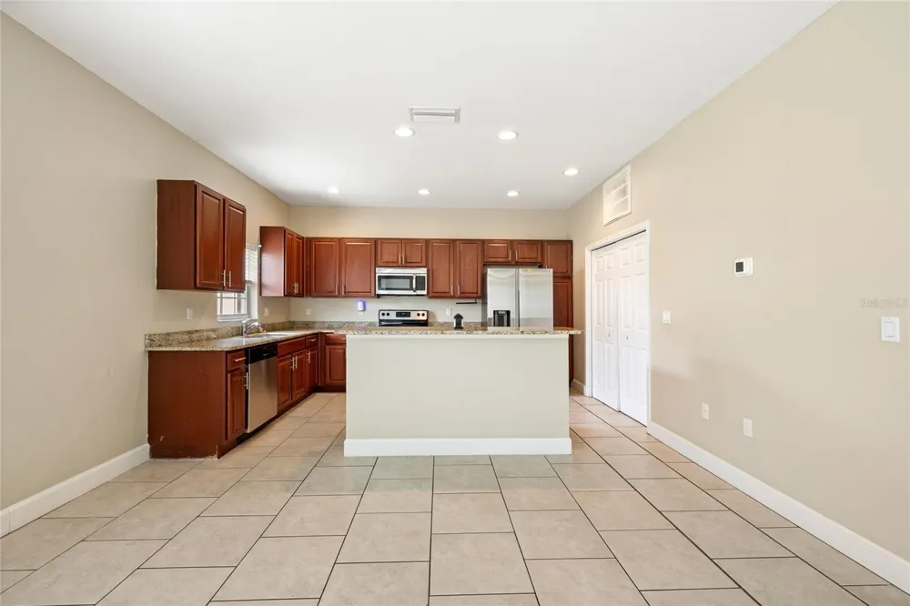 1469 SALISBURY DRIVE Winter Haven, FL 33881