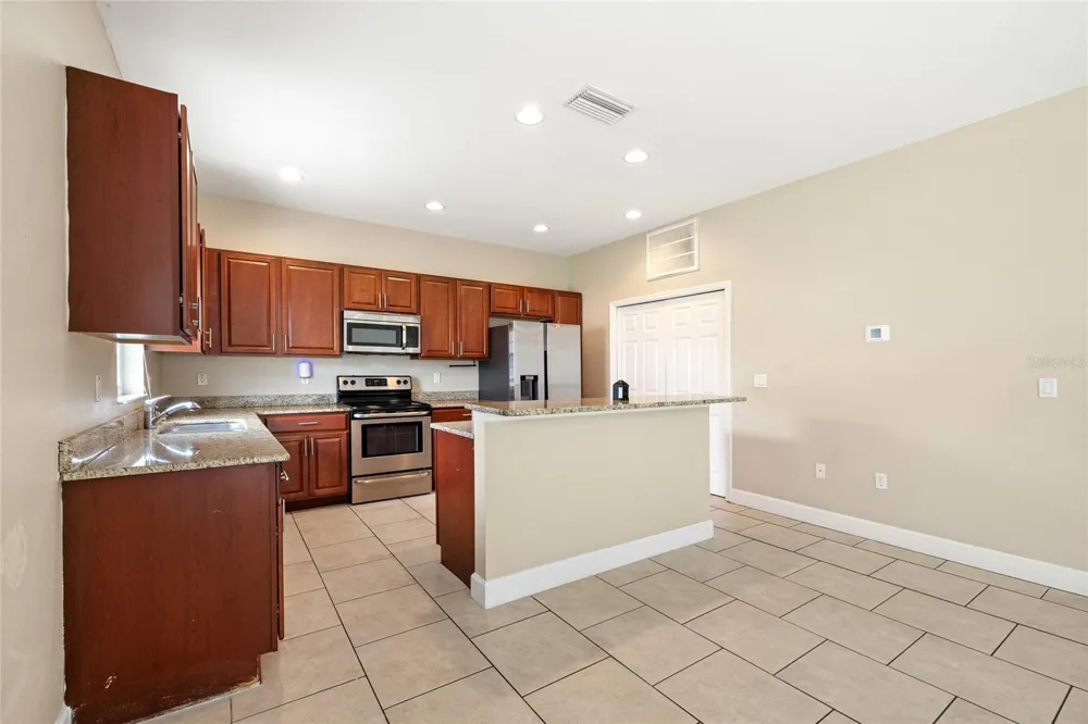 1469 SALISBURY DRIVE Winter Haven, FL 33881