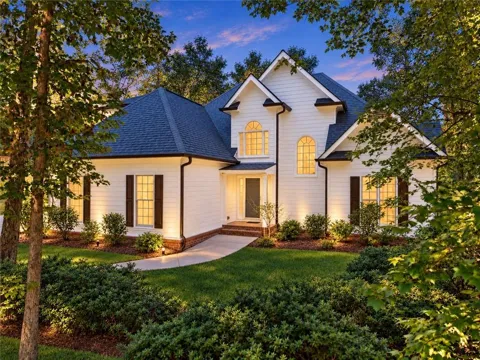 315 Thorntree Lane