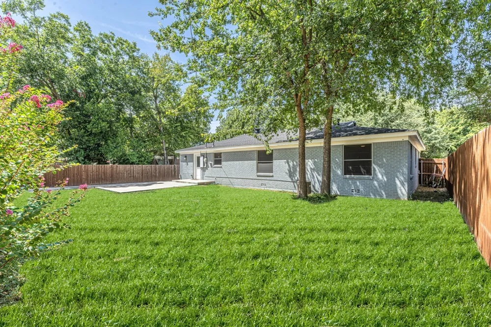 5713 Tracyne Drive Westworth Village, TX 76114