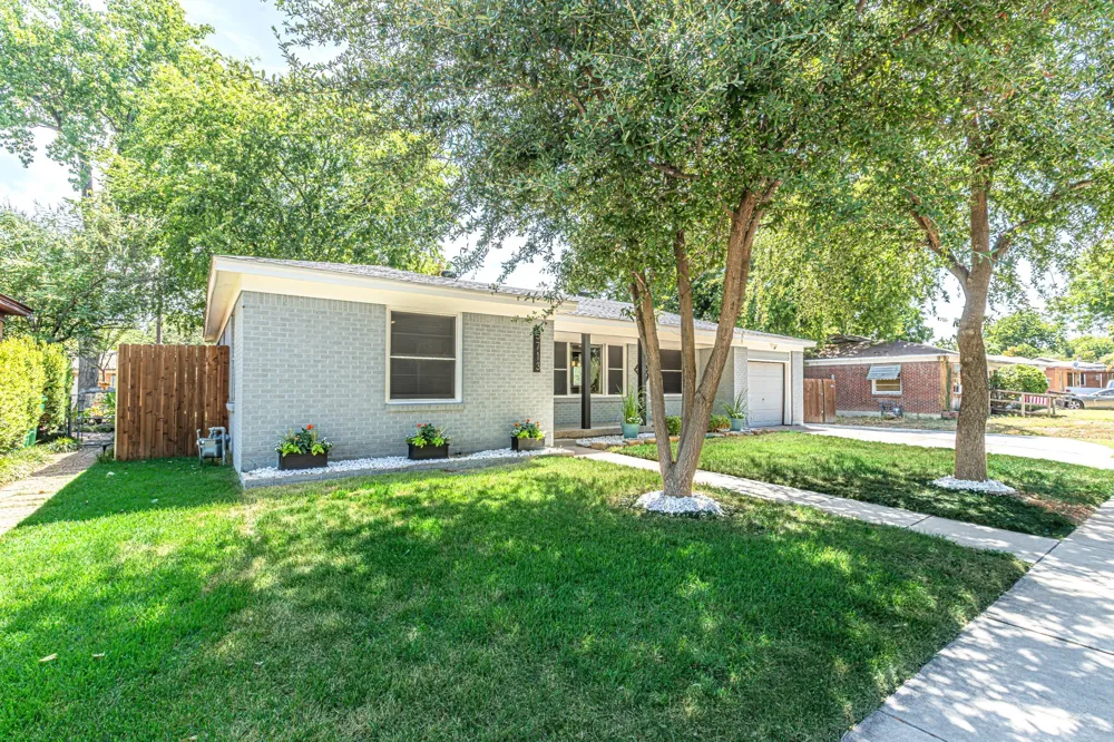 5713 Tracyne Drive Westworth Village, TX 76114