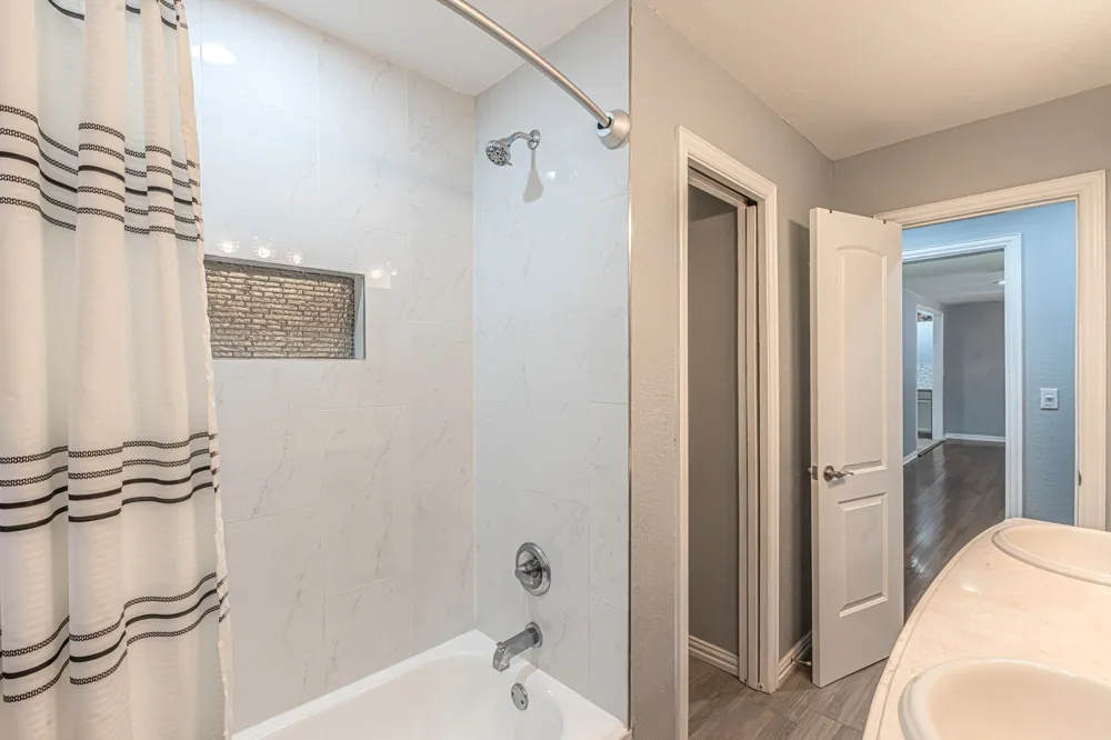 5713 Tracyne Drive Westworth Village, TX 76114