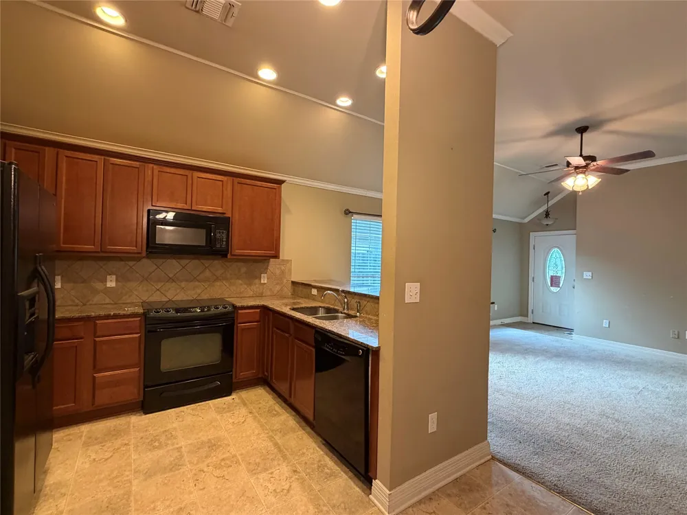 571 Whitefield Lane Bossier City, LA 71112