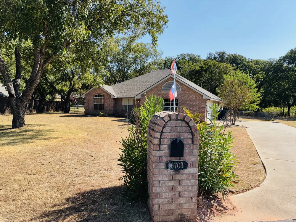 6703 Lejeune Court Granbury, TX 76049