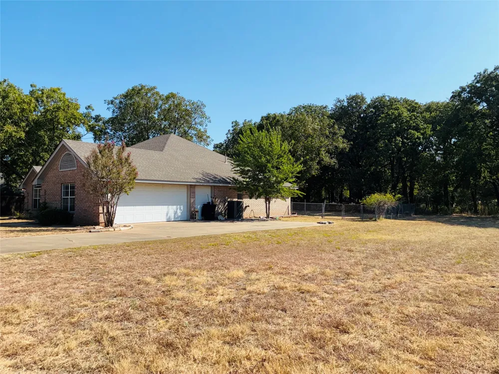 6703 Lejeune Court Granbury, TX 76049