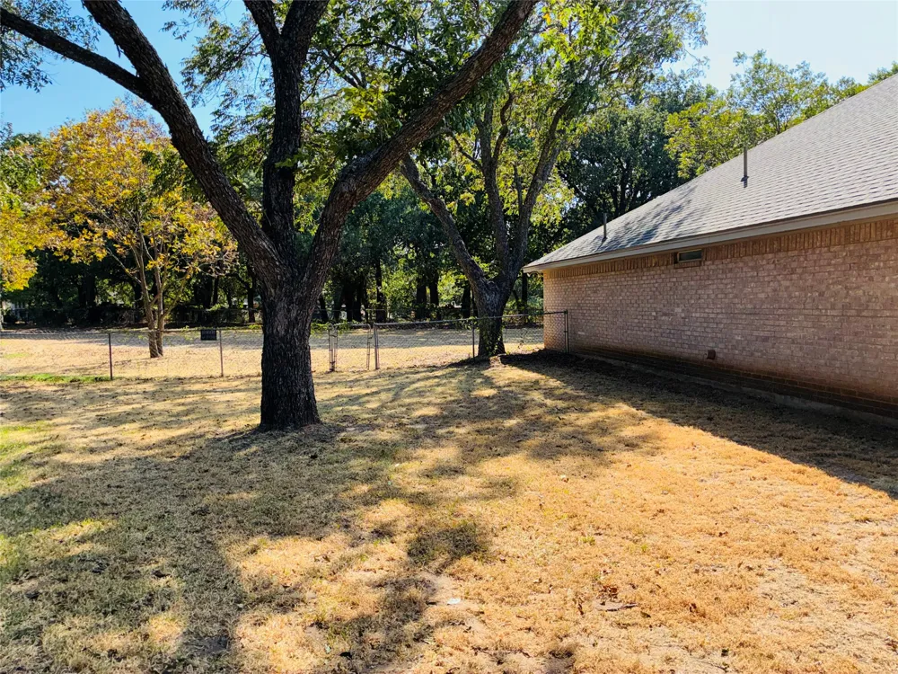 6703 Lejeune Court Granbury, TX 76049