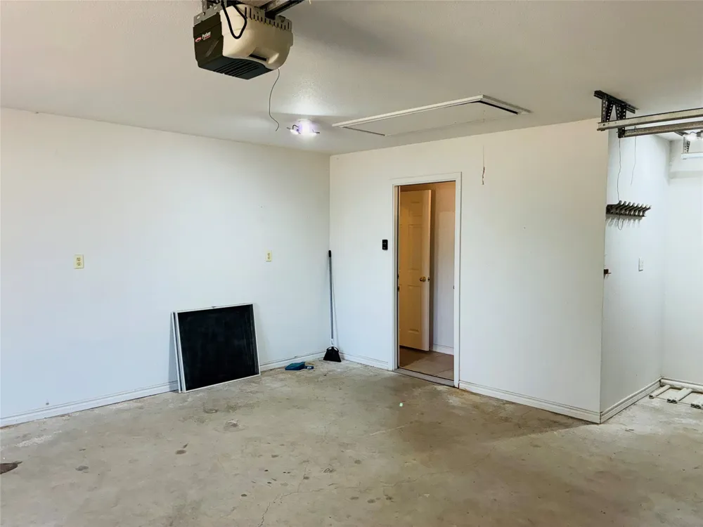 6703 Lejeune Court Granbury, TX 76049