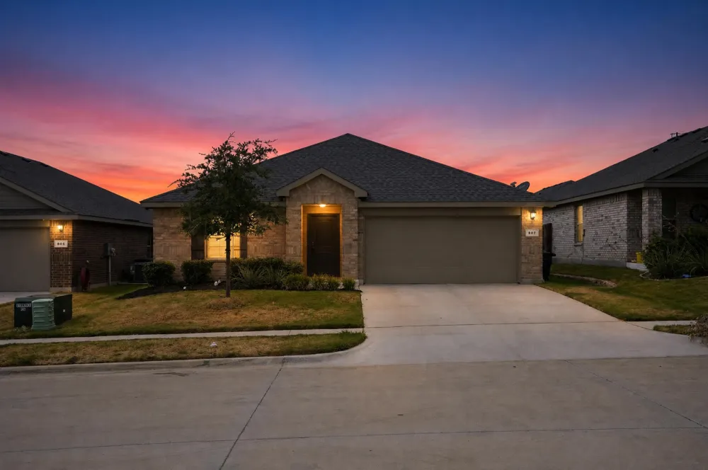 807 Wolf Creek Drive Cleburne, TX 76033