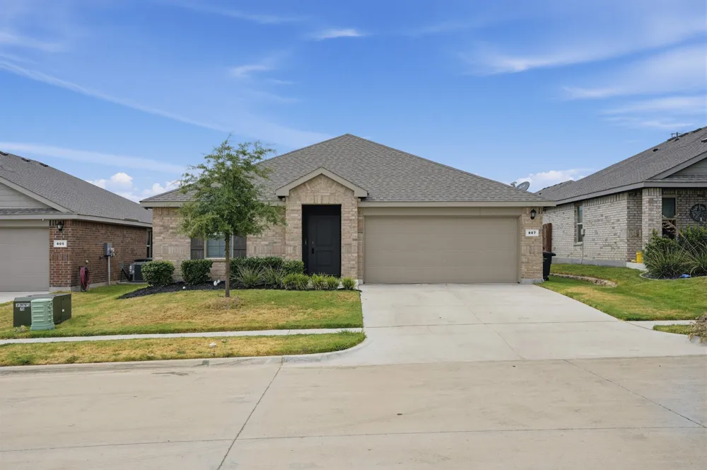 807 Wolf Creek Drive Cleburne, TX 76033