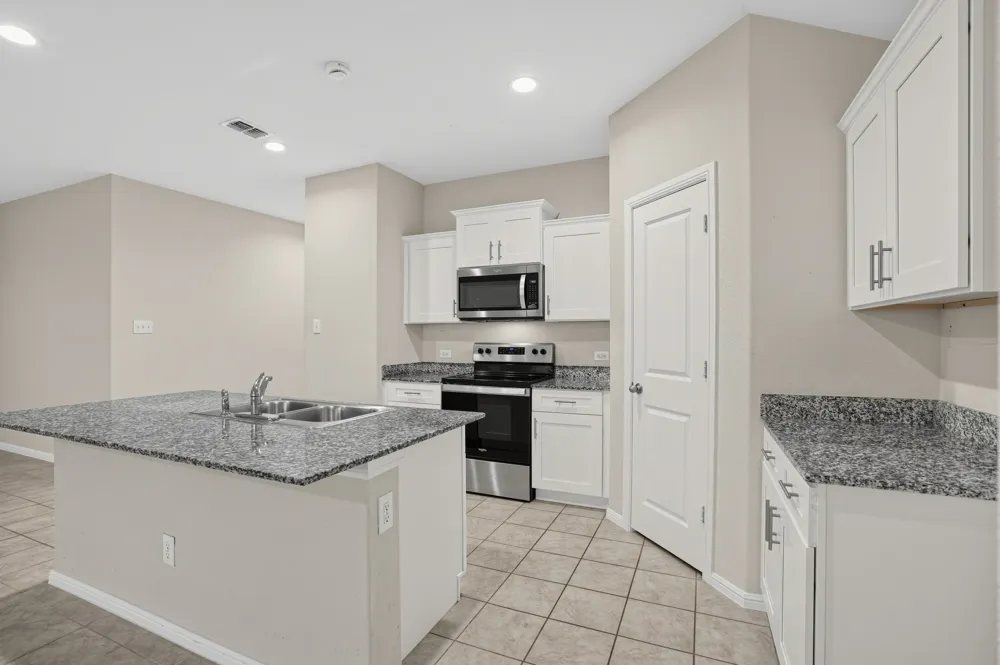 807 Wolf Creek Drive Cleburne, TX 76033