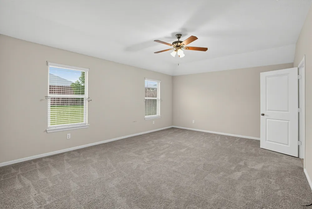 807 Wolf Creek Drive Cleburne, TX 76033