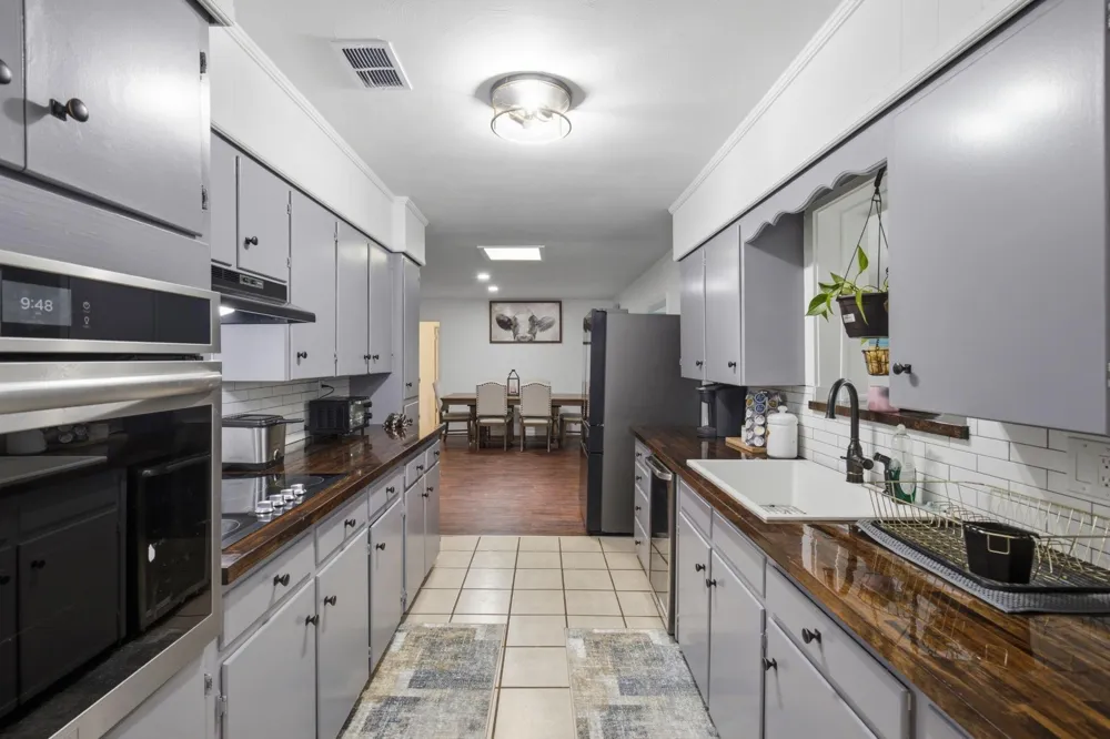 2202 French Place Baytown, TX 77520