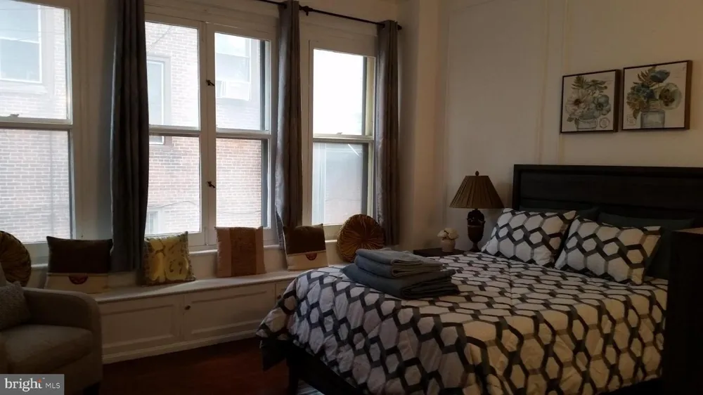 2034 DELANCEY PL #2R Philadelphia, PA 19103