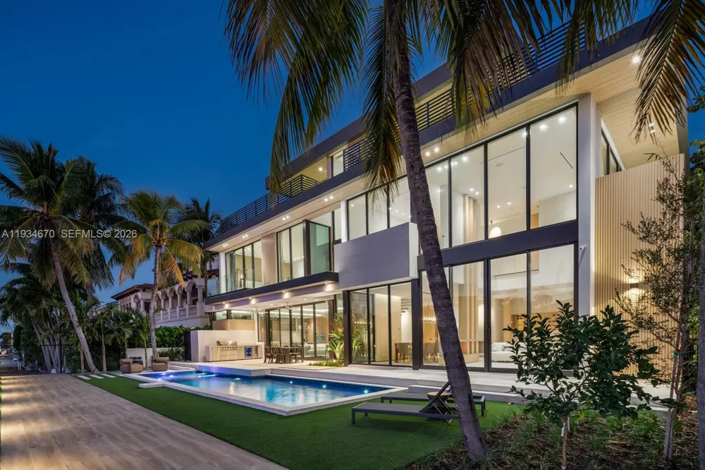 641 Flamingo Dr Fort Lauderdale, FL 33301