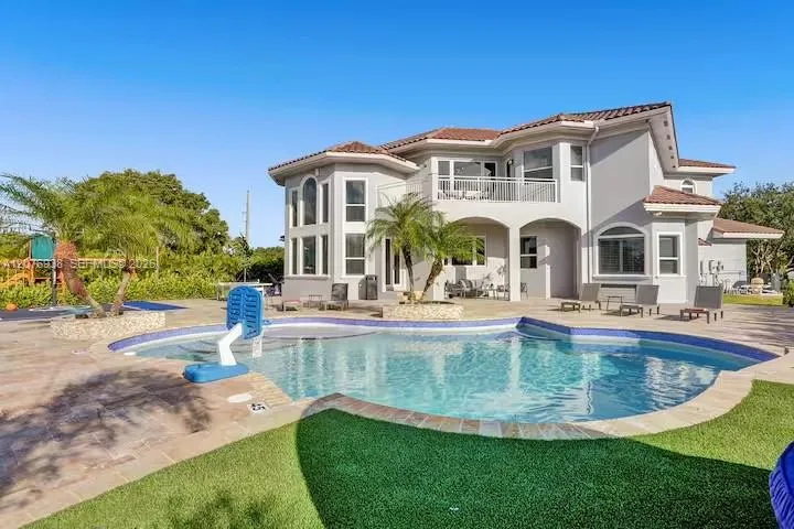 11203 NW 9th St Plantation, FL 33325