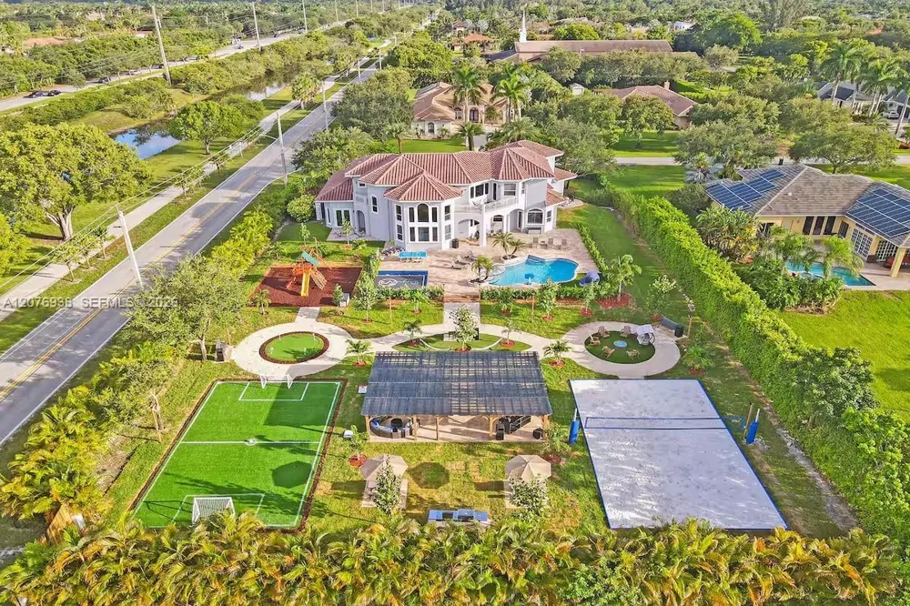 11203 NW 9th St Plantation, FL 33325