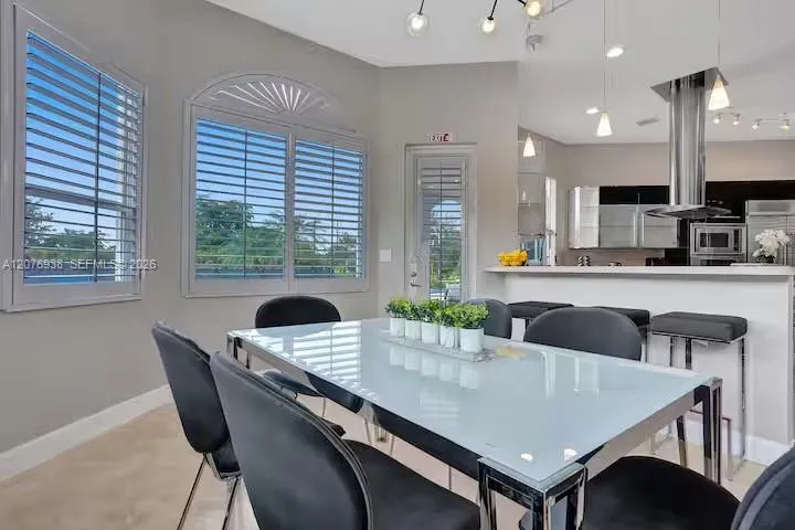 11203 NW 9th St Plantation, FL 33325