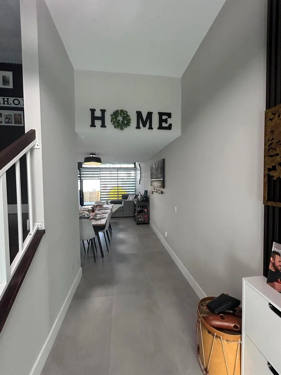 1390 E GOLFVIEW DRIVE Pembroke Pines, FL 33026