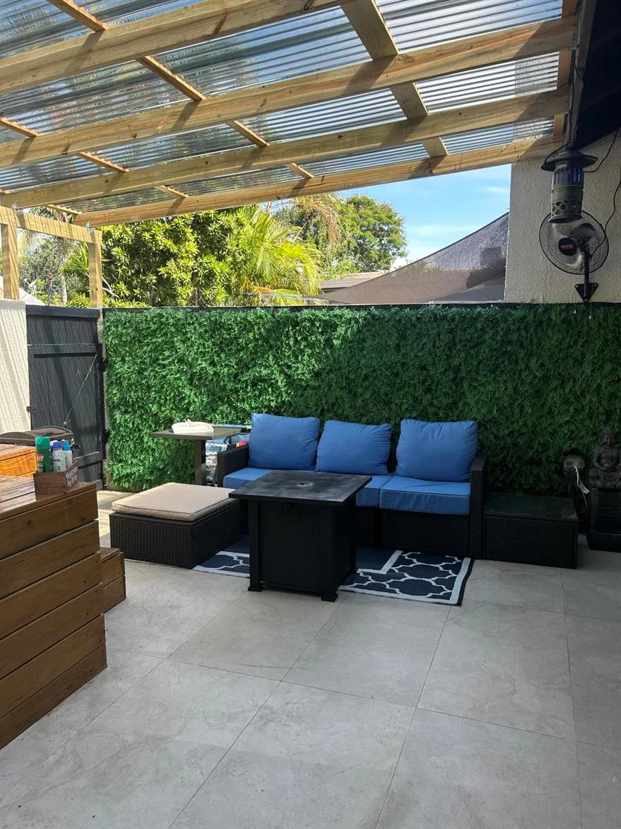 1390 E GOLFVIEW DRIVE Pembroke Pines, FL 33026