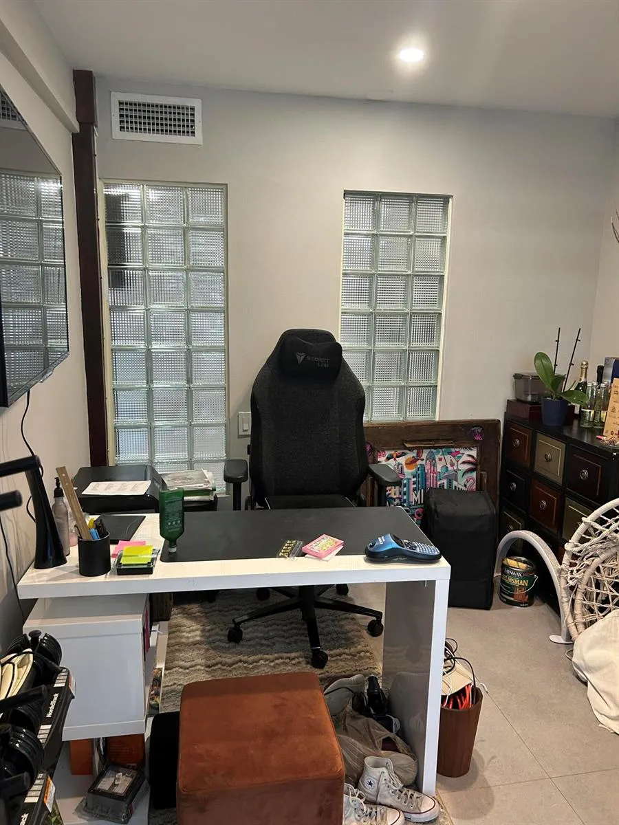 1390 E GOLFVIEW DRIVE Pembroke Pines, FL 33026