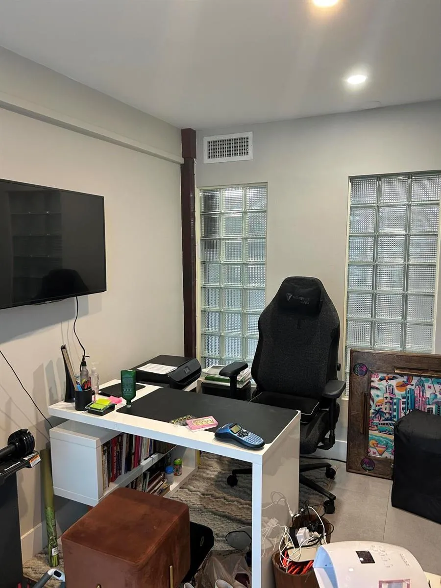 1390 E GOLFVIEW DRIVE Pembroke Pines, FL 33026