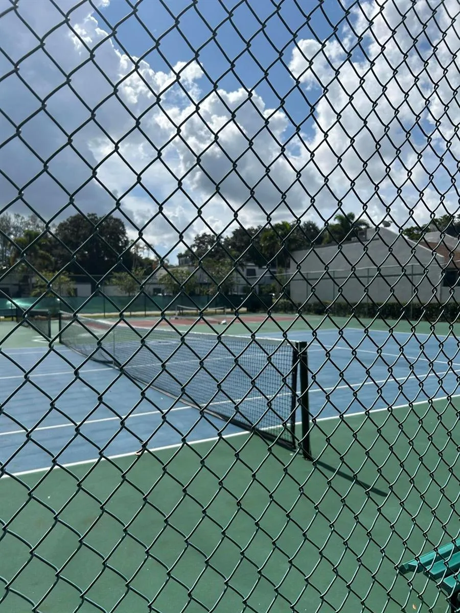 1390 E GOLFVIEW DRIVE Pembroke Pines, FL 33026