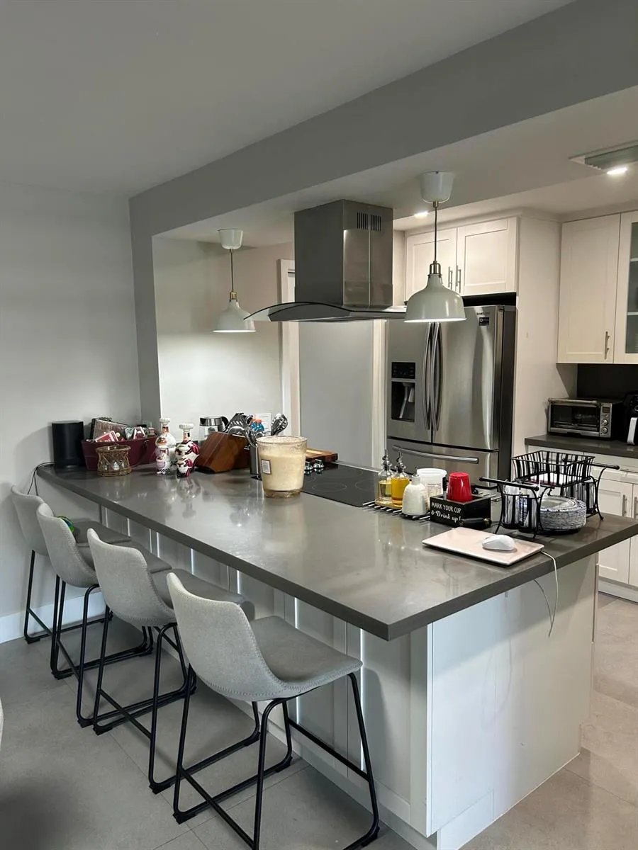 1390 E GOLFVIEW DRIVE Pembroke Pines, FL 33026