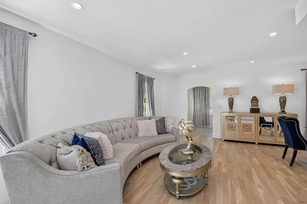 807 Ardmore Road West Palm Beach, FL 33401