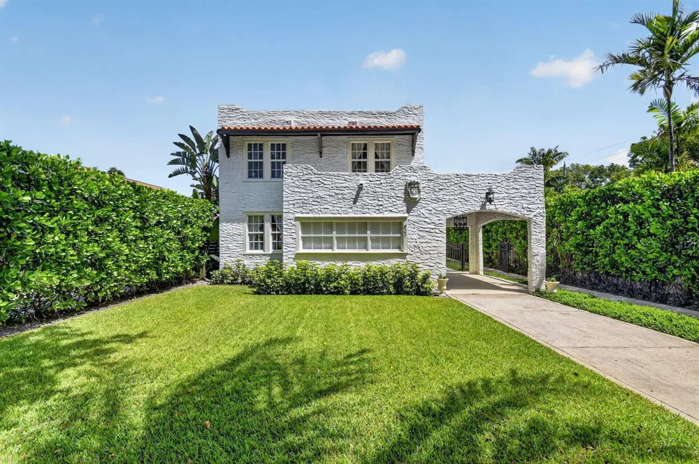807 Ardmore Road West Palm Beach, FL 33401