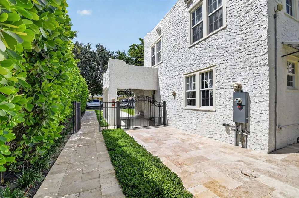 807 Ardmore Road West Palm Beach, FL 33401