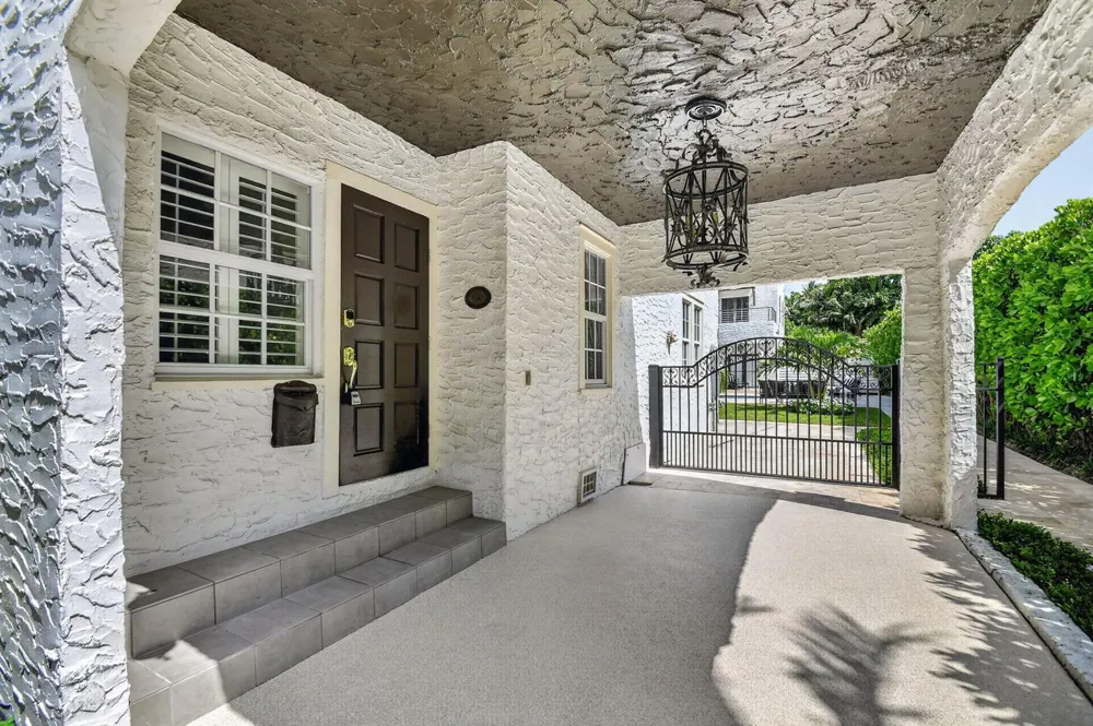 807 Ardmore Road West Palm Beach, FL 33401