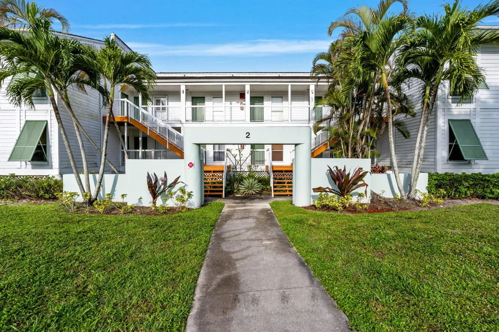 286 Cypress Point Drive Palm Beach Gardens, FL 33418