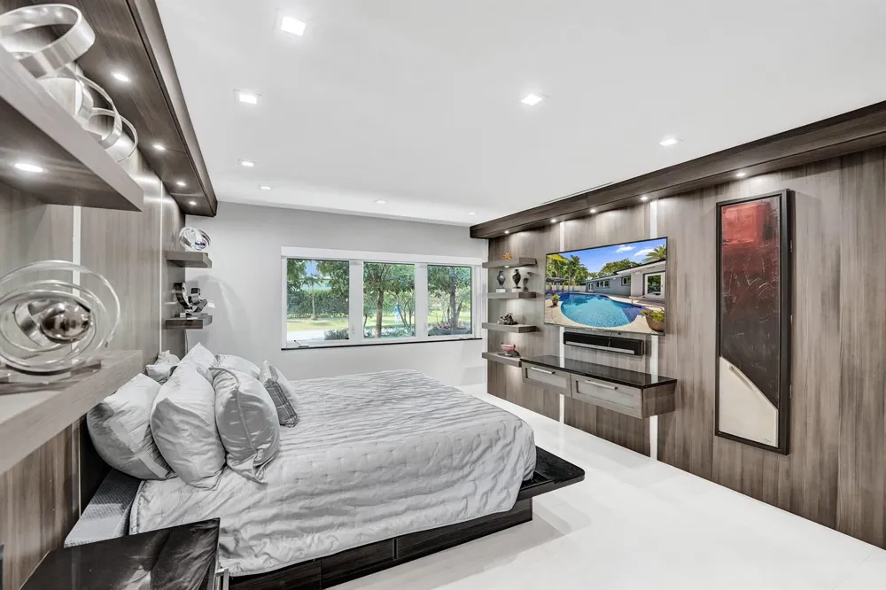 2601 NE 29TH STREET Fort Lauderdale, FL 33306