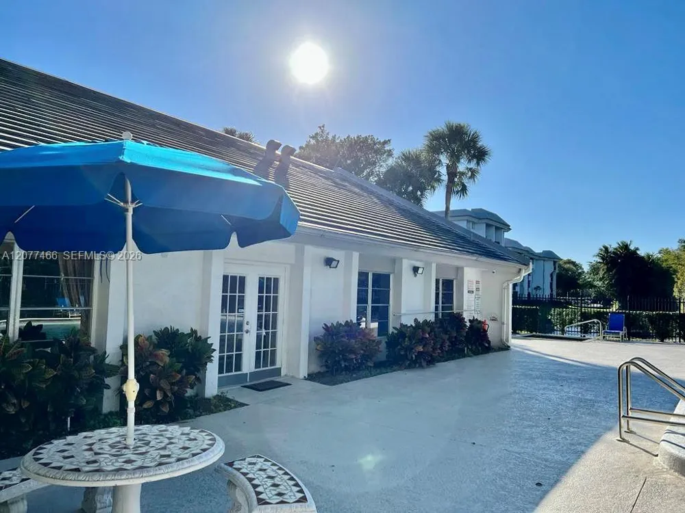 721 Pine Island Rd #213 Plantation, FL 33324