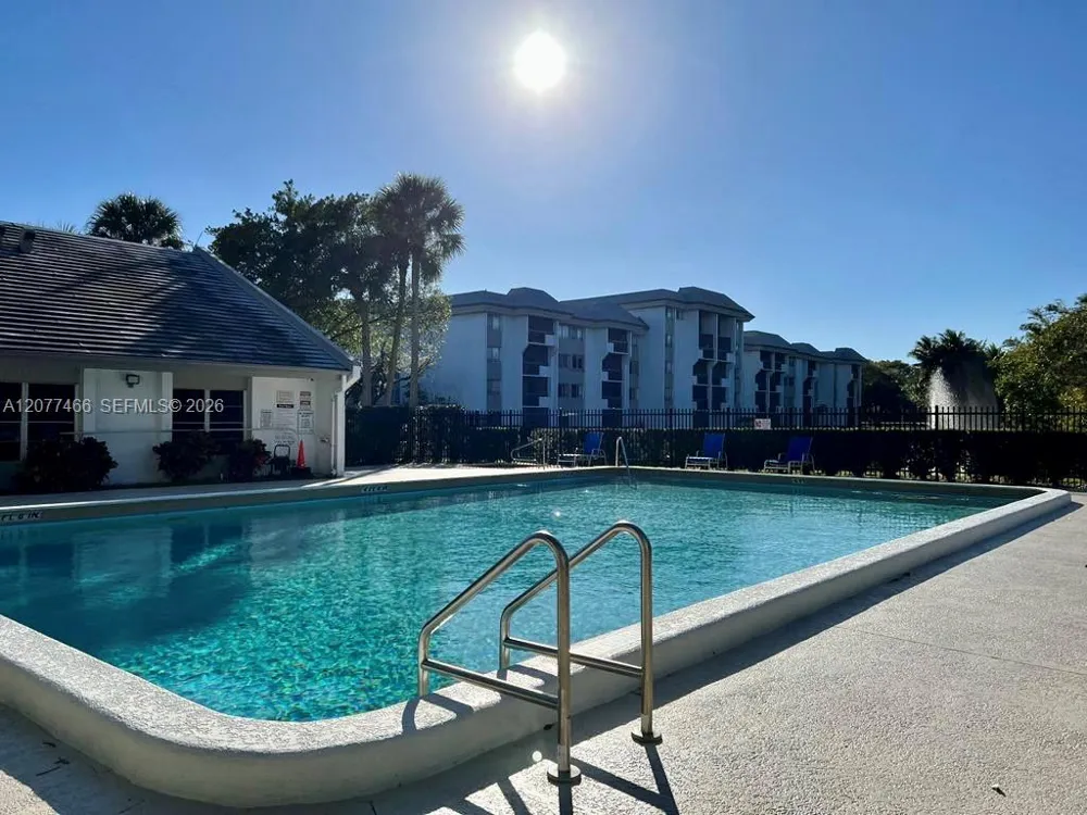 721 Pine Island Rd #213 Plantation, FL 33324
